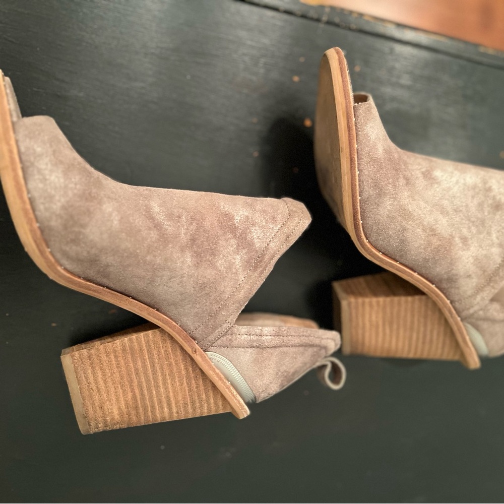 Mercer edit suede bootie open toe like NEW size 8 worn 3 times